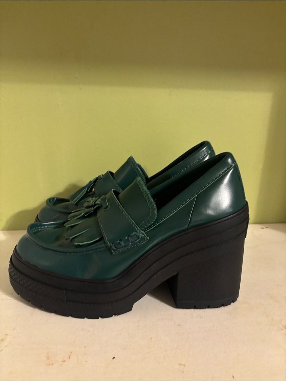 Converse All stars Platform Tassel Loafers in Dark Green size 5. New